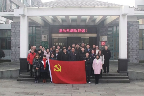 與經開區(qū)稅務分局合辦城南街道聯(lián)合主題黨日活動